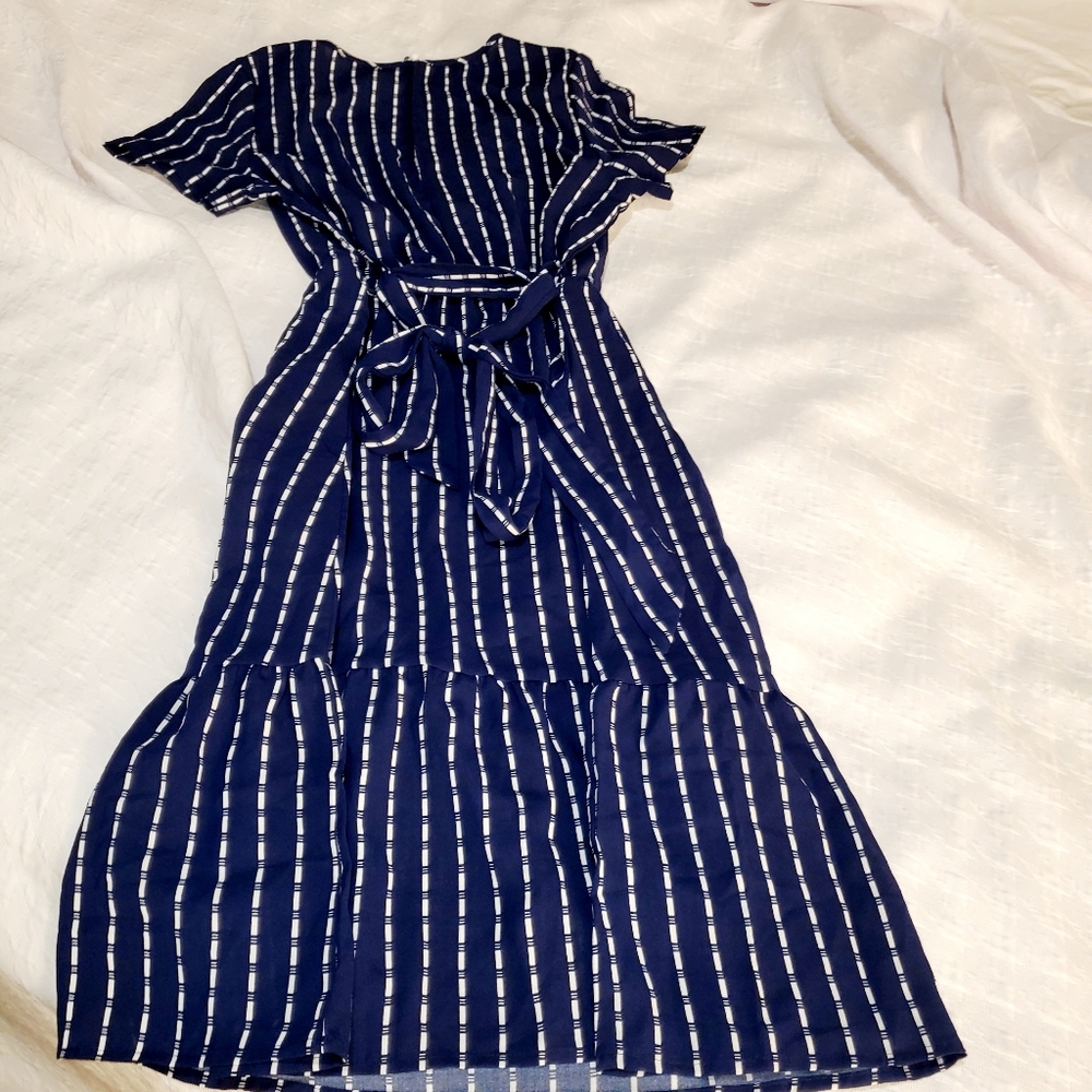 Dress - Picture 5 of 7